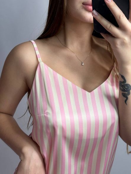 Сатинова подовжена домашня сорочка жіноча малинового кольору фото — Beauty&Fashion