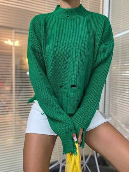 Яркий однотонный укороченный свитер-рванка женский малинового цвета фото — Beauty&Fashion