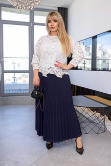 Вечерняя стильная однотонная блуза батал женская белого цвета фото — Beauty&Fashion