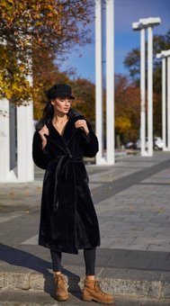 Теплое пальто из нежного и очень теплого экохура кролика женского черного цвета фото — Beauty&Fashion