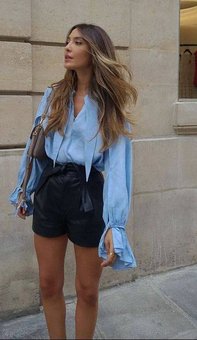 Летняя однотонная рубашка из льна женская голубого цвета фото — Beauty&Fashion