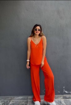 Летний легкий однотонный костюм (майка+брюки) женский оранжевого цвета фото — Beauty&Fashion