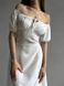 Однотонное платье с открытыми плечами и разрезом женское белого цвета S824/825/1454 фото 4 — Beauty&Fashion