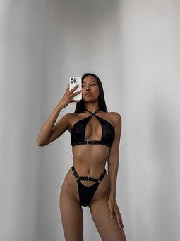 Однотонный стильный комплект нижнего белья (бюстгальтер+трусики) женский черного цвета фото — Beauty&Fashion