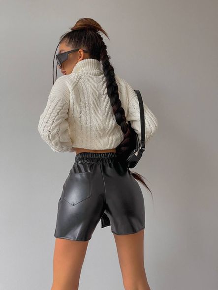 Стильные женские шорты-юбка с экокожи на флисе (Черный) фото — Beauty&Fashion