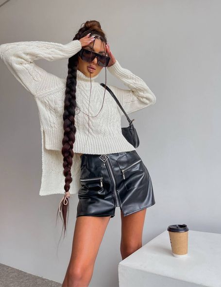 Жіночі стильні шорти-спідниця з екошкіри на флісі (Чорний) фото — Beauty&Fashion
