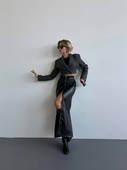 Шкіряна подовження спідниця на блискавці на замші жіноча чорного кольору фото — Beauty&Fashion