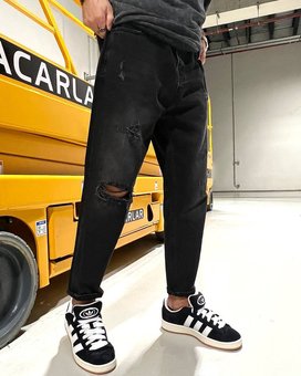 Стильные однотонные джинсы МОМ рваны мужские черного цвета фото — Beauty&Fashion