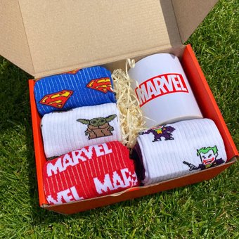 Подарунковий чоловічий бокс шкарпеток Марвел на 8 пар та кружкою фото — Beauty&Fashion