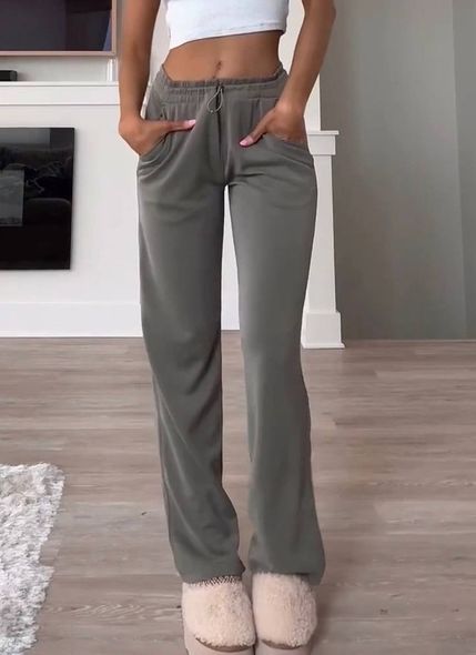 Стильные однотонные спортивные брюки свободного кроя женские молочного цвета фото — Beauty&Fashion