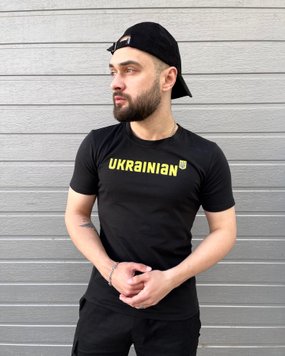 Чоловічі патріотичні однотонна футболки з принтом "UKRAINIAN" (Чорний) фото — Beauty&Fashion