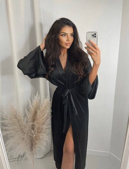 Теплий домашній однотонні велюровий халат жіночий чорного кольору фото — Beauty&Fashion