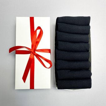 Набір жіночих коротких шкарпеток 36-40 р на 8 пар в коробці із стрічкою літо чорний фото — Beauty&Fashion