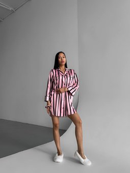 Смугаста шовкова домашня сорочка жіноча чорно-рожевого кольору фото — Beauty&Fashion