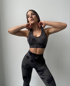Мраморний спортивний фітнес топ жіночий чорного кольору фото — Beauty&Fashion