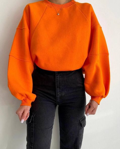 Стильне однотонне худі вільного крою жіноче помаранчевого кольору фото — Beauty&Fashion