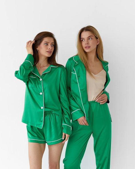 Жіноча однотонна шовкова піжама трійка (сорочка з довгим рукавом, штани, шорти) (Зелений) фото — Beauty&Fashion