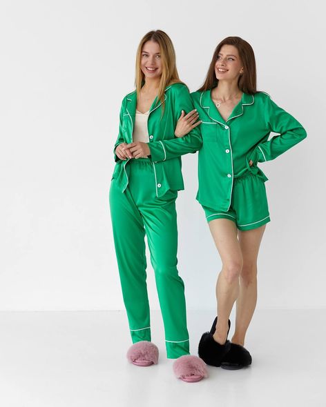 Жіноча однотонна шовкова піжама трійка (сорочка з довгим рукавом, штани, шорти) (Зелений) фото — Beauty&Fashion