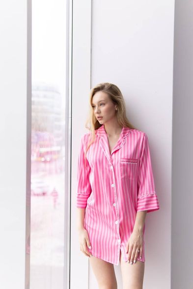 Женская нежная и легкая полосатая сатиновая розовая ночная рубашка фото — Beauty&Fashion