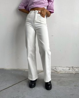 Вільні однотонні джинси жіночі білого кольору фото — Beauty&Fashion