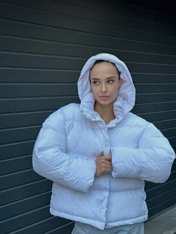 Зимняя теплая куртка с наполнителем екопух однотонная женская белого цвета фото — Beauty&Fashion